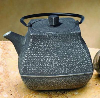 Meiyo Silver and Black Cast Iron Teapot 44 ounce