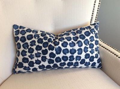 Blue spots lumbar pillow cover