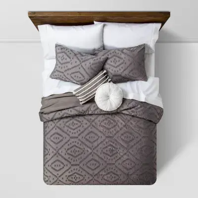 Olympia Clipped Pillow Sham